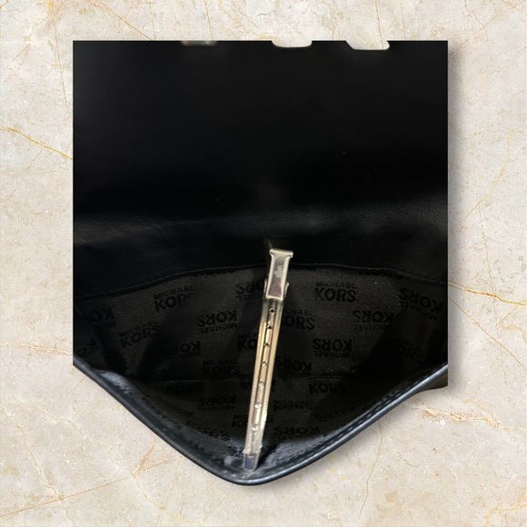 Authentic Michael Kors Wallet/Billfold - Picture 3 of 5